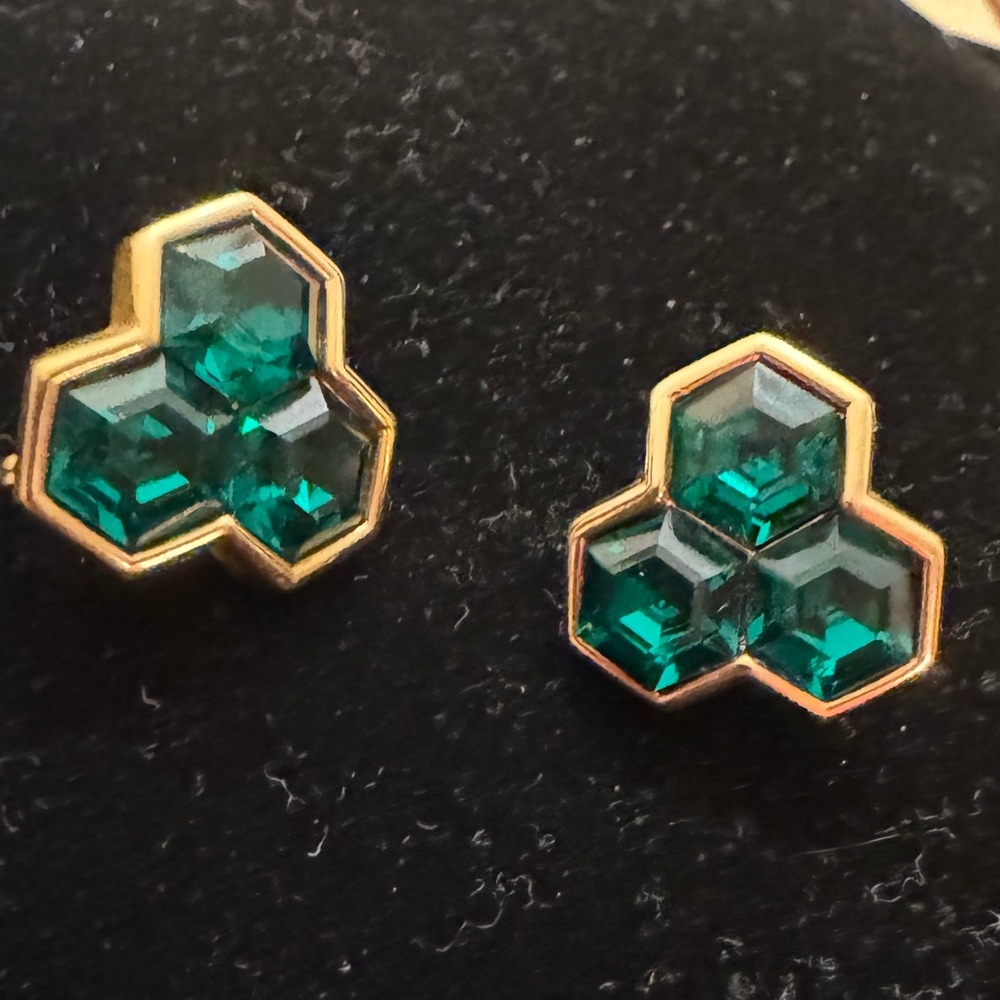 🌿 Vintage S.A.L. Swarovski Emerald Green Clip-On Earrings 💎